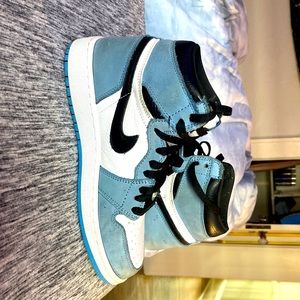 These are some real UNC Jordans size 6 youth or 5.5  UK